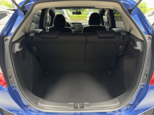 買車免求人~月繳5888輕鬆開回家 ~ 定速、換檔撥片、恆溫空調、倒車顯影、後座分離傾倒 ! 可全貸 ~  第15張相片