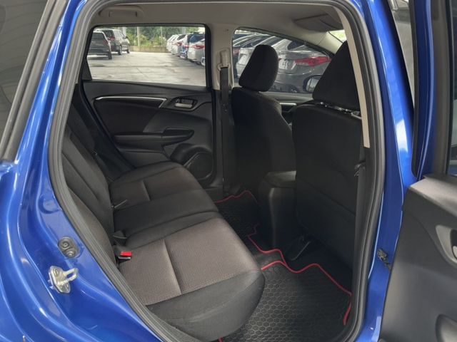 買車免求人~月繳5888輕鬆開回家 ~ 定速、換檔撥片、恆溫空調、倒車顯影、後座分離傾倒 ! 可全貸 ~  第18張相片