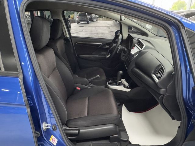 買車免求人~月繳5888輕鬆開回家 ~ 定速、換檔撥片、恆溫空調、倒車顯影、後座分離傾倒 ! 可全貸 ~  第19張相片