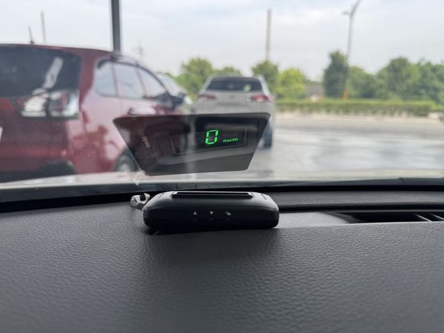 買車免求人~月繳6000輕鬆開回家 ~大螢幕安卓機、抬頭顯示器、後座分離傾倒、後座出風口 !  第11張相片