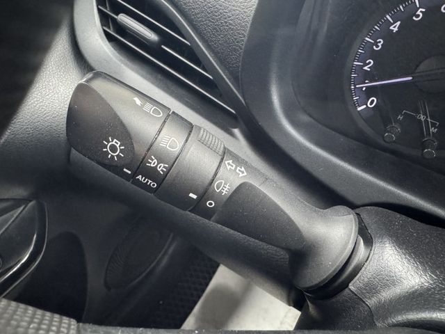 便宜一樣有好貨~月繳5888輕鬆開回家 ~ TCS防滑、胎壓監控、光感應頭燈、倒車顯影、ISOFIX、後座分離傾倒 !  第10張相片