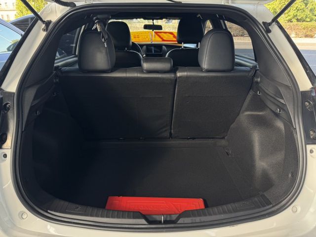 便宜一樣有好貨~月繳5888輕鬆開回家 ~ TCS防滑、胎壓監控、光感應頭燈、倒車顯影、ISOFIX、後座分離傾倒 !  第14張相片