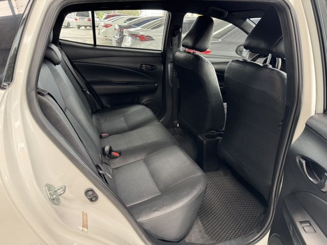 便宜一樣有好貨~月繳5888輕鬆開回家 ~ TCS防滑、胎壓監控、光感應頭燈、倒車顯影、ISOFIX、後座分離傾倒 !  第17張相片