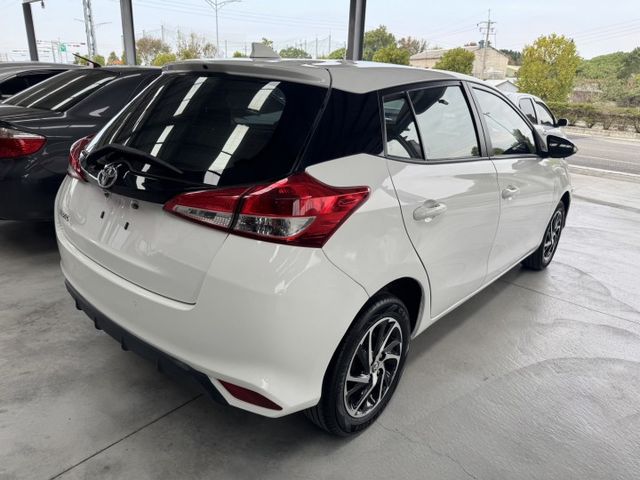 便宜一樣有好貨~月繳5888輕鬆開回家 ~ TCS防滑、胎壓監控、光感應頭燈、倒車顯影、ISOFIX、後座分離傾倒 !  第20張相片