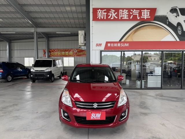 你沒看錯 ~ 我僅跑七萬多 ! I-KEY、定速、恆溫空調、衛星導航、倒車顯影、數位電視、後座分離傾倒 ~  第1張相片