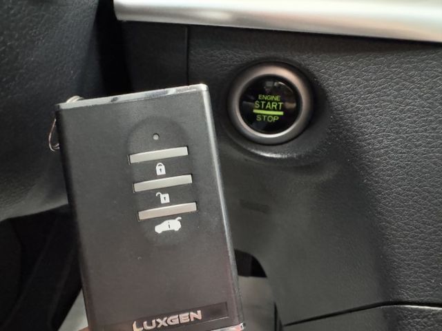 網友專屬優惠實施中~6安 天窗 免鑰匙運動版~僅跑10萬  第10張相片