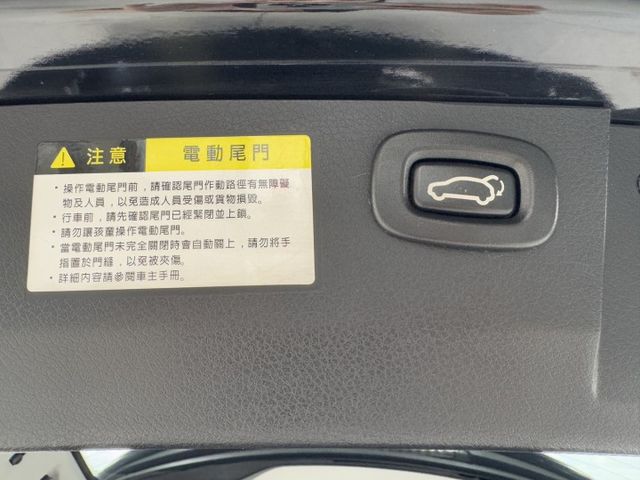 網友專屬優惠實施中~6安 天窗 免鑰匙運動版~僅跑10萬  第16張相片