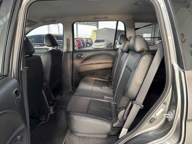 客貨兩用 ~ 載人載貨都方便 ! 大螢幕安卓機、TCS防滑、胎壓監控、光感應頭燈、ISOFIX、後座分離傾倒 !  第3張相片