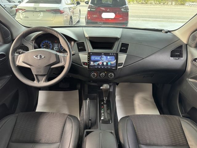 客貨兩用 ~ 載人載貨都方便 ! 大螢幕安卓機、TCS防滑、胎壓監控、光感應頭燈、ISOFIX、後座分離傾倒 !  第4張相片