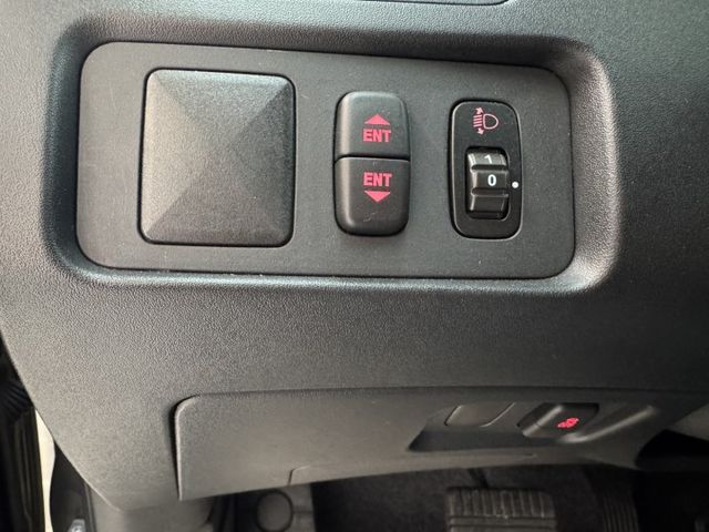 客貨兩用 ~ 載人載貨都方便 ! 大螢幕安卓機、TCS防滑、胎壓監控、光感應頭燈、ISOFIX、後座分離傾倒 !  第12張相片