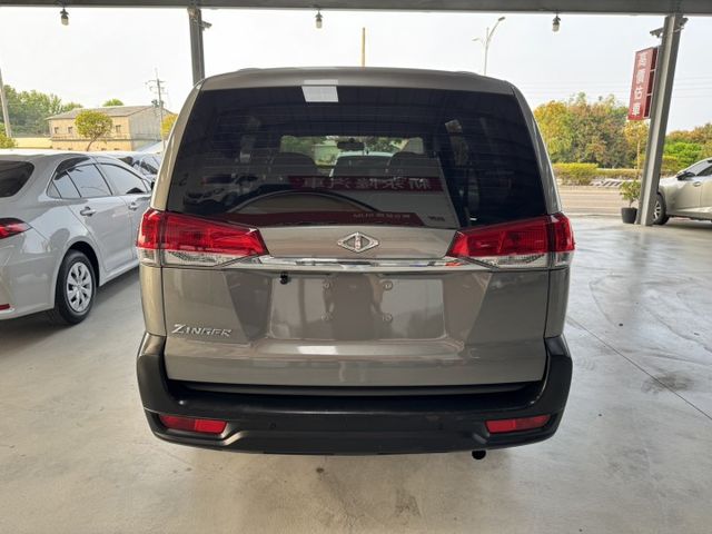 客貨兩用 ~ 載人載貨都方便 ! 大螢幕安卓機、TCS防滑、胎壓監控、光感應頭燈、ISOFIX、後座分離傾倒 !  第15張相片