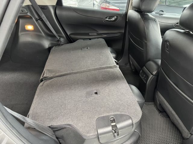 網友專屬優惠實施中~ TCS防滑、胎壓監控、倒車顯影、光感應頭燈、ISOFIX、後座出風口、後座分離傾倒  第16張相片