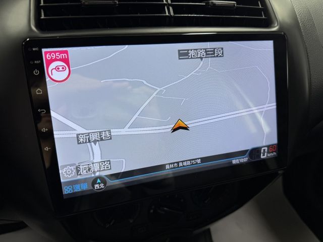 就是愛白車 ! 大螢幕安卓機、胎壓監控、衛星導航、倒車顯影、ISOFIX、後座分離傾倒 ~ 僅跑九萬 !  第7張相片