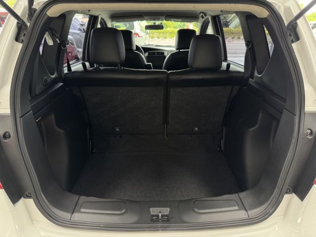 就是愛白車 ! 大螢幕安卓機、胎壓監控、衛星導航、倒車顯影、ISOFIX、後座分離傾倒 ~ 僅跑九萬 !  第15張相片