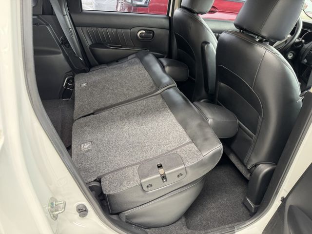 就是愛白車 ! 大螢幕安卓機、胎壓監控、衛星導航、倒車顯影、ISOFIX、後座分離傾倒 ~ 僅跑九萬 !  第17張相片