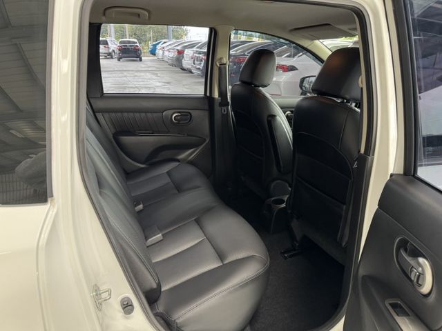 就是愛白車 ! 大螢幕安卓機、胎壓監控、衛星導航、倒車顯影、ISOFIX、後座分離傾倒 ~ 僅跑九萬 !  第18張相片