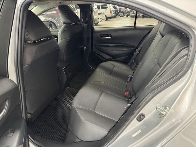 僅跑一萬多 ! 定速、ACC、TCS防滑、胎壓監控、自動緊急煞車、後座出風口、後座分離傾倒 !  第3張相片