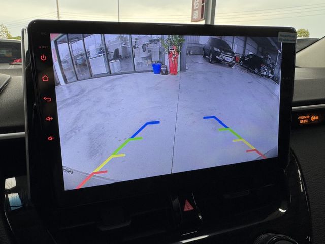 僅跑一萬多 ! 定速、ACC、TCS防滑、胎壓監控、自動緊急煞車、後座出風口、後座分離傾倒 !  第6張相片