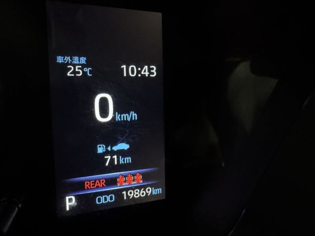 僅跑一萬多 ! 定速、ACC、TCS防滑、胎壓監控、自動緊急煞車、後座出風口、後座分離傾倒 !  第11張相片