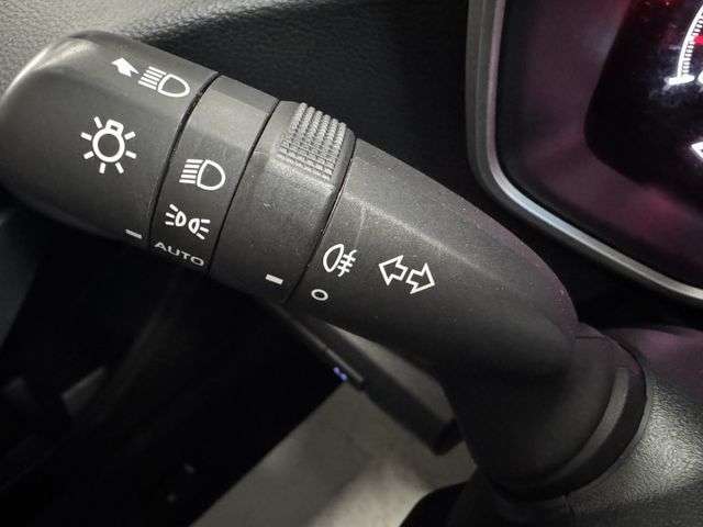 僅跑一萬多 ! 定速、ACC、TCS防滑、胎壓監控、自動緊急煞車、後座出風口、後座分離傾倒 !  第13張相片