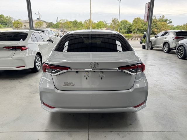 僅跑一萬多 ! 定速、ACC、TCS防滑、胎壓監控、自動緊急煞車、後座出風口、後座分離傾倒 !  第15張相片