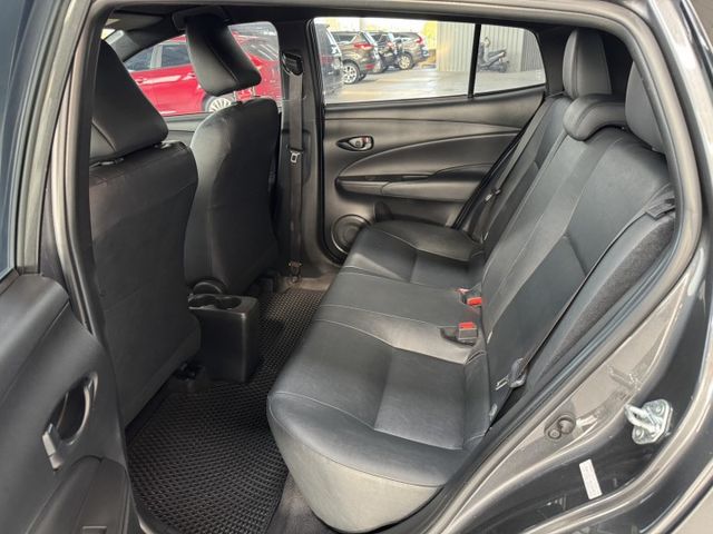 網友專屬優惠實施中 ~ TCS防滑、胎壓監控、倒車顯影、光感應頭燈、ISOFIX、後座分離傾倒 !  第3張相片