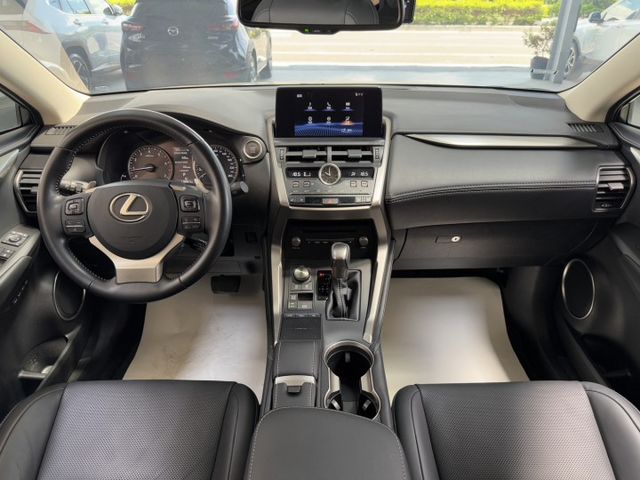 NX300 ~ I-KEY、定速、渦輪增壓、盲點偵測、電動座椅、電動尾門、ACC、換檔撥片、車道偏離警示、後座出風口 ~  第4張相片