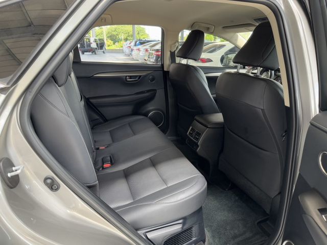 NX300 ~ I-KEY、定速、渦輪增壓、盲點偵測、電動座椅、電動尾門、ACC、換檔撥片、車道偏離警示、後座出風口 ~  第17張相片