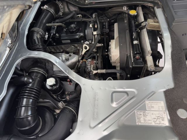 客貨兩用 ~ 8人座 !  定速、TCS防滑、胎壓監控、ISOFIX、後座出風口 ! 僅跑八萬多 ~ 可全貸 !  第12張相片