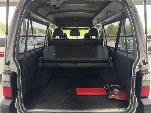 客貨兩用 ~ 8人座 !  定速、TCS防滑、胎壓監控、ISOFIX、後座出風口 ! 僅跑八萬多 ~ 可全貸 !  第15張相片