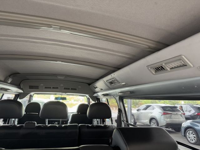 客貨兩用 ~ 8人座 !  定速、TCS防滑、胎壓監控、ISOFIX、後座出風口 ! 僅跑八萬多 ~ 可全貸 !  第17張相片