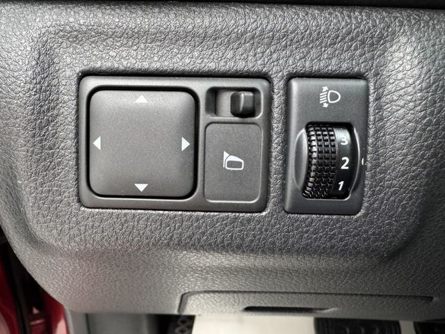 買車免求人~月繳4888輕鬆開回家~ 大螢幕安卓機、胎壓監控、衛星導航、倒車顯影、ISOFIX、車頂行李架、後座分離傾倒  第11張相片