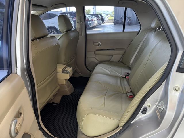 買車免求人~全額帶回家 ~ 大螢幕安卓機、衛星導航、倒車顯影、抬頭顯示器、安全氣囊 ~僅跑13萬~  第3張相片