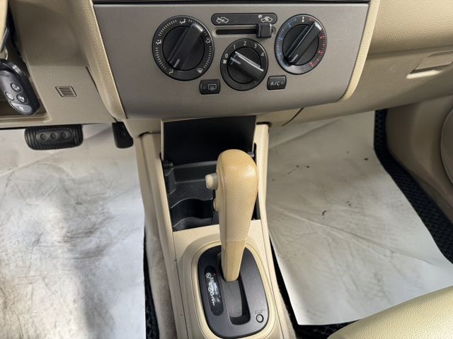 買車免求人~全額帶回家 ~ 大螢幕安卓機、衛星導航、倒車顯影、抬頭顯示器、安全氣囊 ~僅跑13萬~  第9張相片