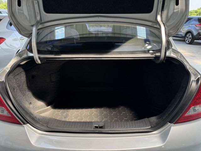 買車免求人~全額帶回家 ~ 大螢幕安卓機、衛星導航、倒車顯影、抬頭顯示器、安全氣囊 ~僅跑13萬~  第15張相片