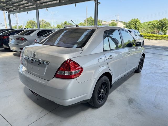 買車免求人~全額帶回家 ~ 大螢幕安卓機、衛星導航、倒車顯影、抬頭顯示器、安全氣囊 ~僅跑13萬~  第20張相片