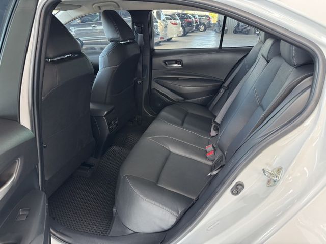 僅跑五萬多 !  定速、 ACC、車偏、煞停、TCS防滑、ISOFIX、後座出風口、後座分離傾倒 ! 可全貸 ~  第3張相片