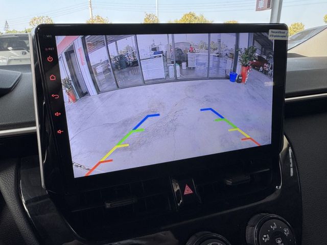 僅跑五萬多 !  定速、 ACC、車偏、煞停、TCS防滑、ISOFIX、後座出風口、後座分離傾倒 ! 可全貸 ~  第6張相片