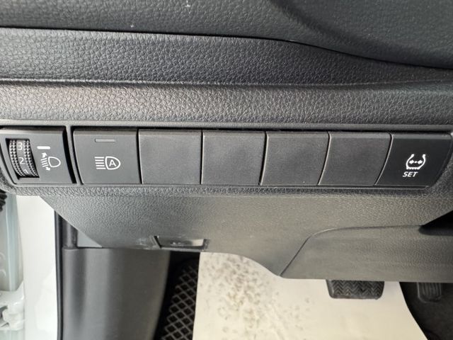 僅跑五萬多 !  定速、 ACC、車偏、煞停、TCS防滑、ISOFIX、後座出風口、後座分離傾倒 ! 可全貸 ~  第12張相片