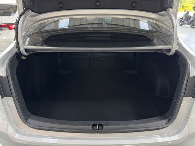 網友專屬優惠實施中 ~ 大螢幕安卓機、定速、ACC、車偏、TCS防滑、胎壓監控、後座出風口 !  第17張相片