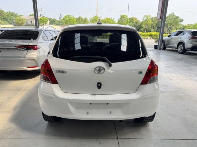 代步首選 ~ 網友專屬優惠實施中 !  恆溫空調、倒車雷達、ISOFIX、備胎、後座分離傾倒 !  第12張相片