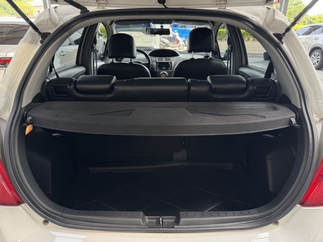 代步首選 ~ 網友專屬優惠實施中 !  恆溫空調、倒車雷達、ISOFIX、備胎、後座分離傾倒 !  第13張相片