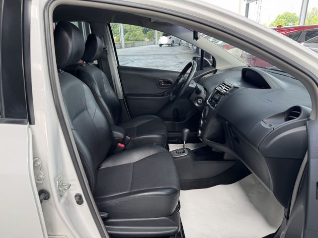 代步首選 ~ 網友專屬優惠實施中 !  恆溫空調、倒車雷達、ISOFIX、備胎、後座分離傾倒 !  第17張相片