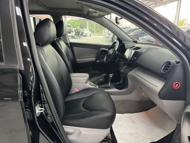 代步車首選 ~ 定速、電動座椅、左右獨立空調、大螢幕安卓機、胎壓監控、天窗、後座分離傾倒 !  第19張相片