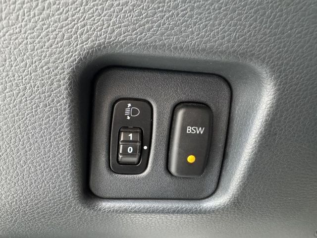 網友專屬優惠實施中 ~ 盲點偵測、TCS防滑、胎壓監控、光感應頭燈、ABS ! 可以全額貸款 ~  第10張相片