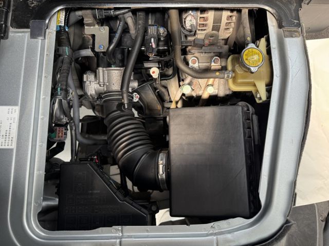 網友專屬優惠實施中 ~ 盲點偵測、TCS防滑、胎壓監控、光感應頭燈、ABS ! 可以全額貸款 ~  第12張相片