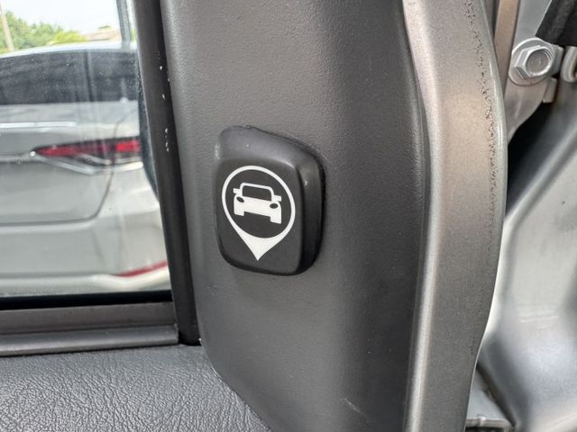 網友專屬優惠實施中 ~ 盲點偵測、TCS防滑、胎壓監控、光感應頭燈、ABS ! 可以全額貸款 ~  第17張相片