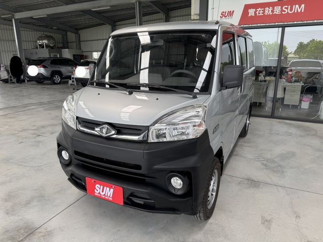 網友專屬優惠實施中 ~ 盲點偵測、TCS防滑、胎壓監控、光感應頭燈、ABS ! 可以全額貸款 ~  第18張相片