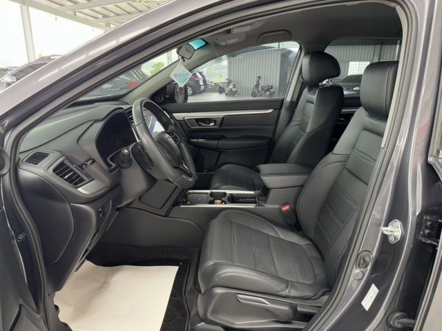 網友專屬優惠實施中 ~ VTI-S版~I-KEY、定速、無線充電、電動尾門、ACC、車道偏離警示、後座出風口 !  第2張相片