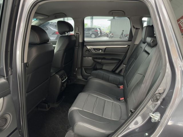 網友專屬優惠實施中 ~ VTI-S版~I-KEY、定速、無線充電、電動尾門、ACC、車道偏離警示、後座出風口 !  第3張相片